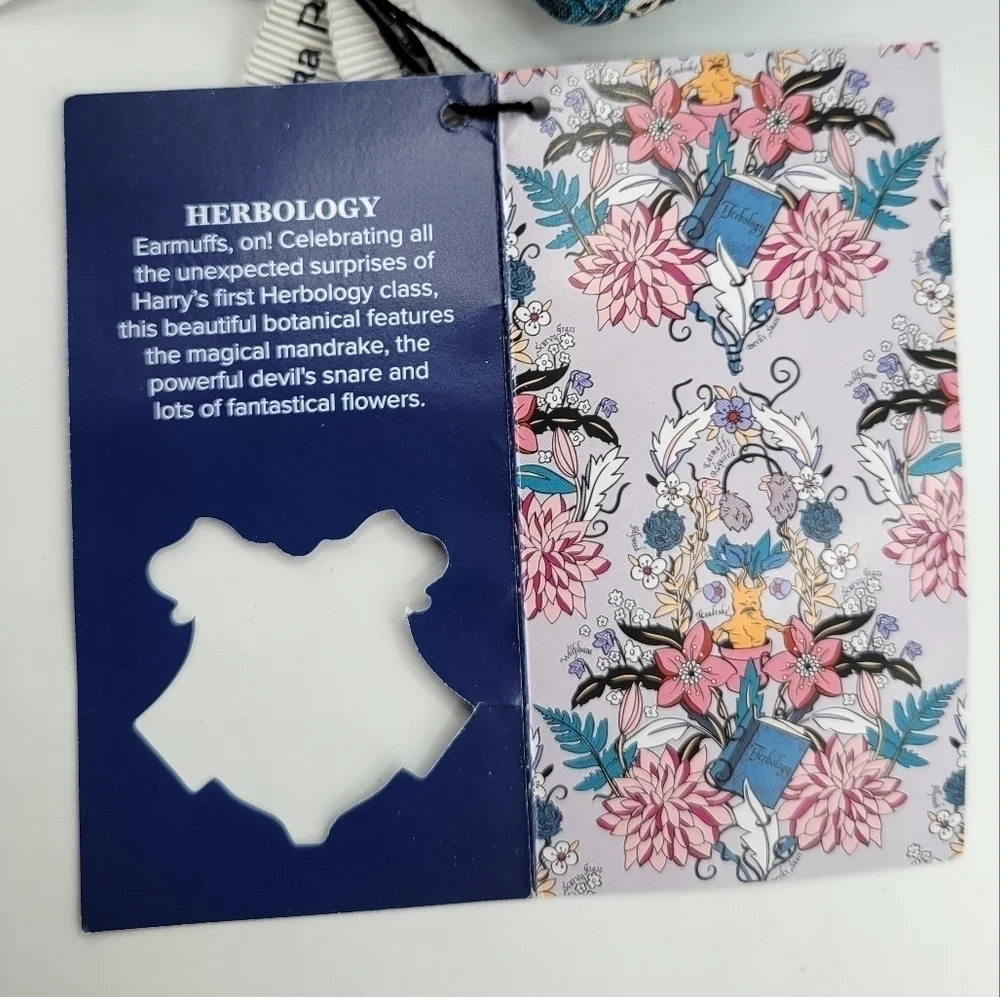 Vera Bradley Harry Potter Herbology Mandrake Cosmetic Bag - Picture 5 of 7
